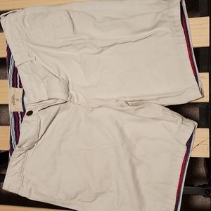 Hollister kahki shorts